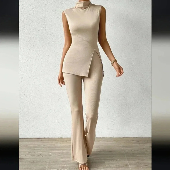Mock Neck Split Hem Tank Top & Flare Leg Pants - Picture 4 of 6